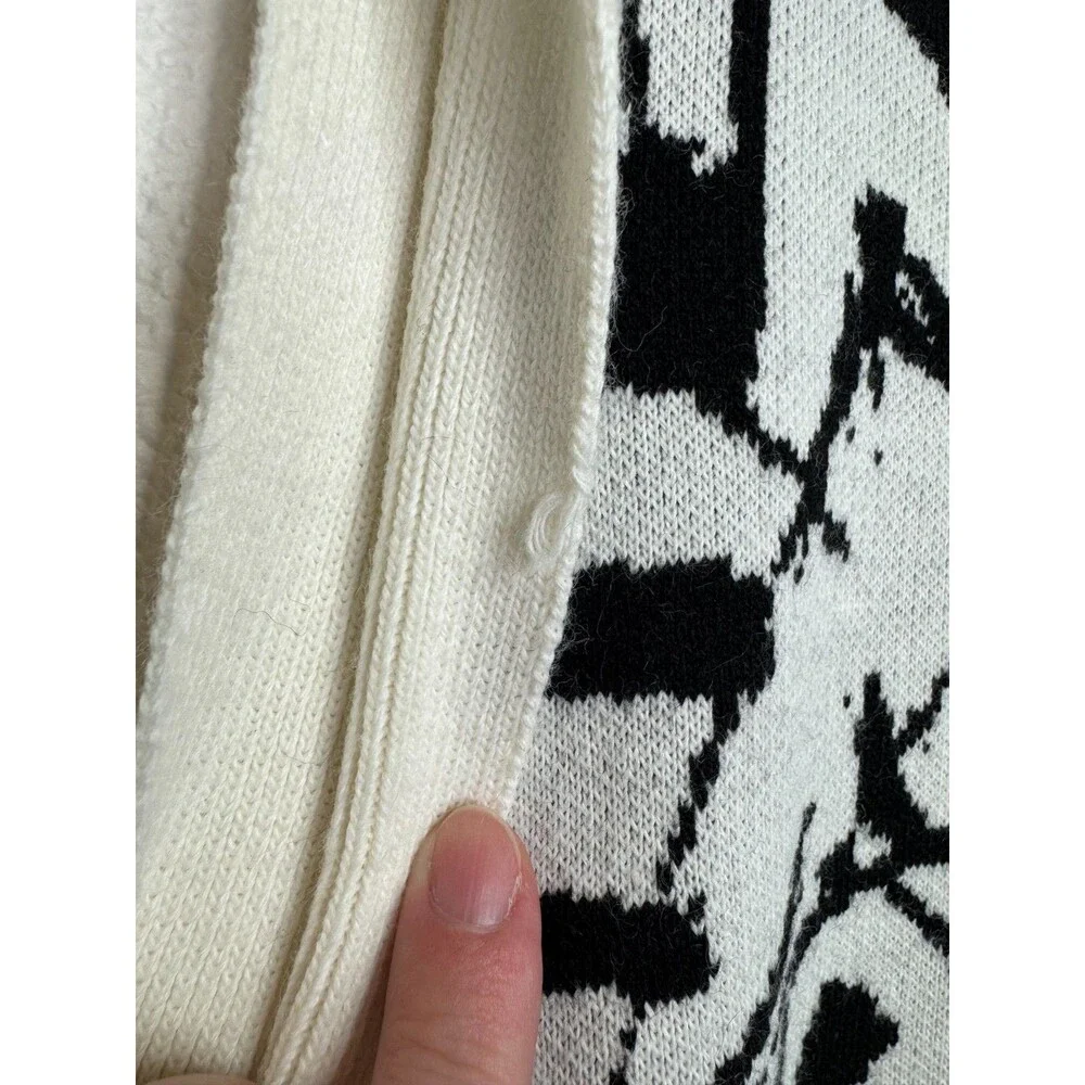 Zara Mens L-XL Abstract Jacquard Knit Sweater Vest White Black V-Neck Graffiti
